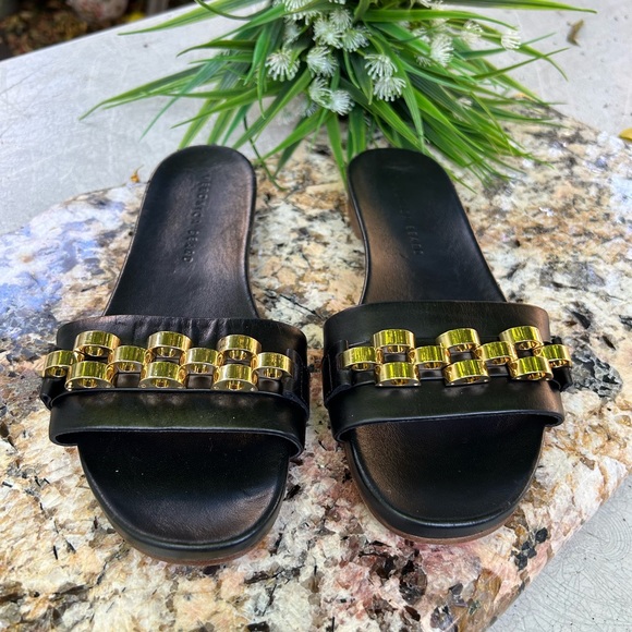 Veronica Beard ENI black Chain-Trimmed Leather Slides Gold hardware 5.5 - Picture 3 of 16